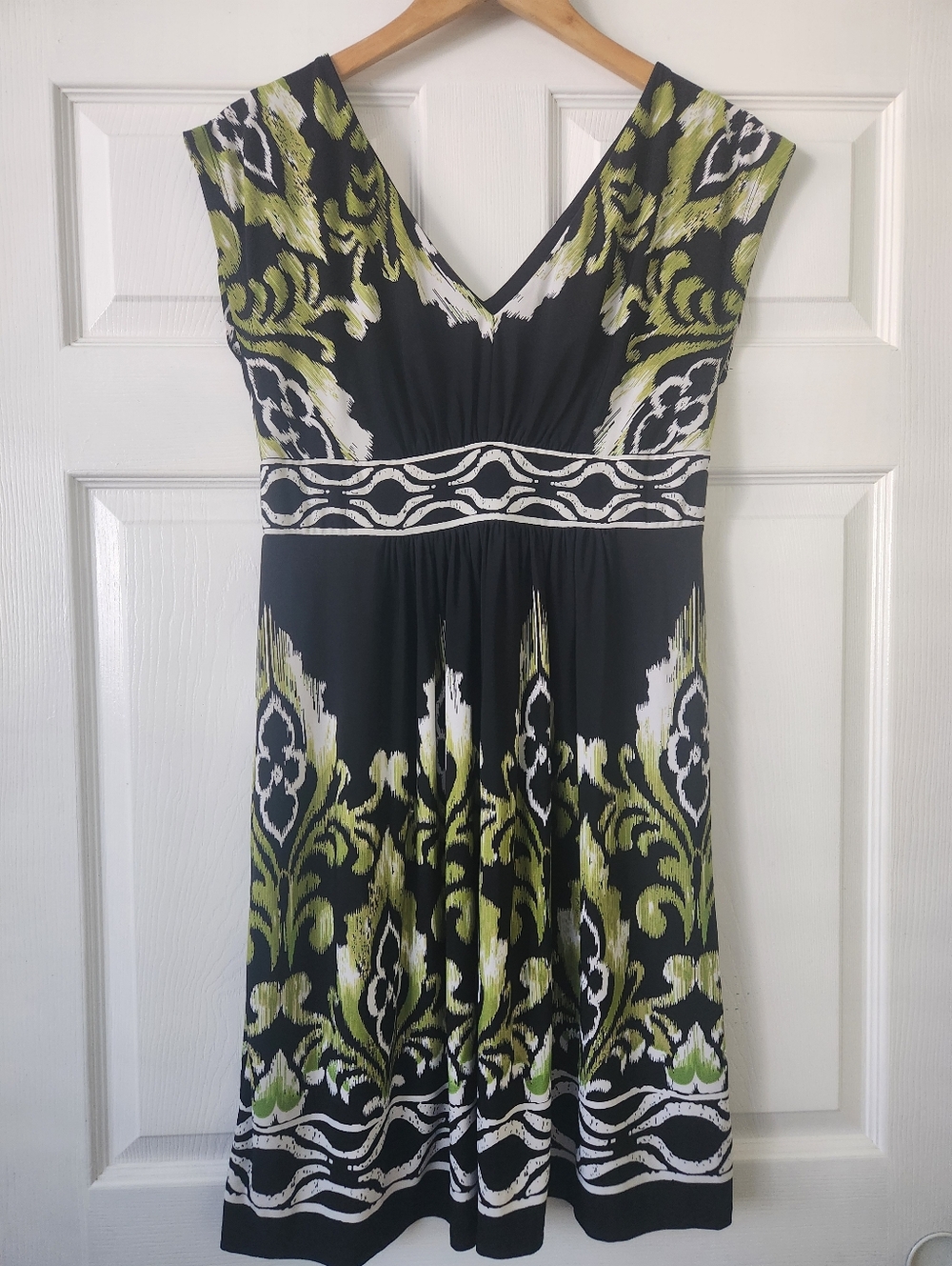 Sandra Darren Black Dress with Green and White Print - Women's 12 P